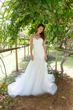 Load image into Gallery viewer, SUN IN THE SKY-Bridal Dress - Sample