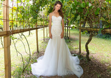 Load image into Gallery viewer, SUN IN THE SKY-Bridal Dress - Sample